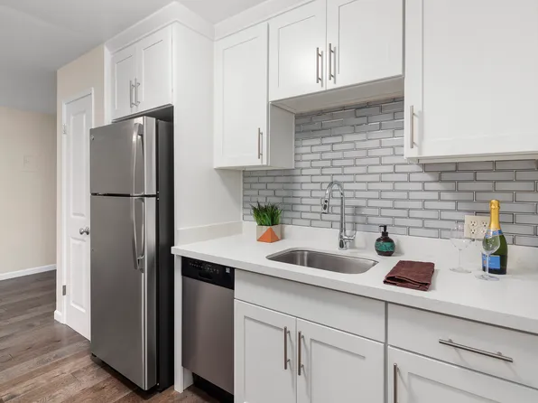 Summit Place, 1629 Summit Ave APT 302, Seattle, WA 98122