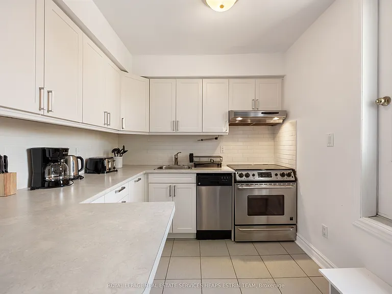 124 Argyle St #2 — Photo 10