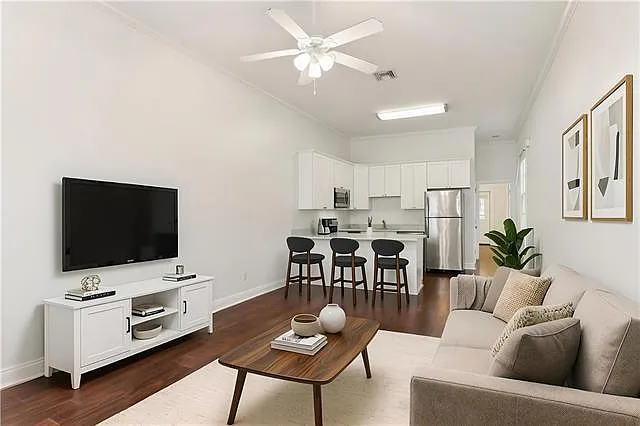 5249 Magazine St — Photo 3