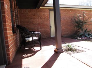 807 Barry Ln, Cleburne, TX 76031