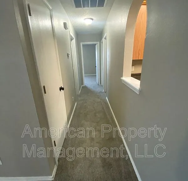 4716 NE Wisconsin St — Photo 16