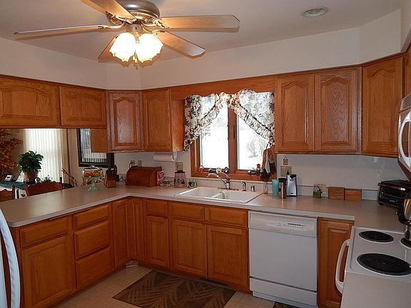 2nd image of 1404 Beacon Dr