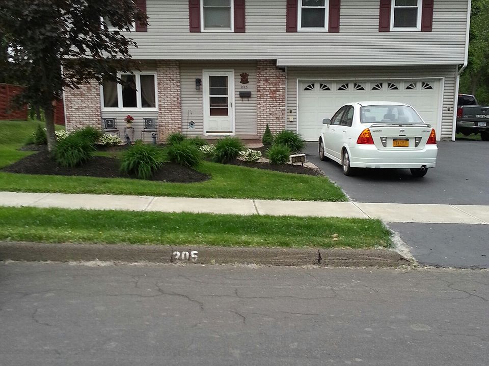 1st image of 205 Wisteria Way