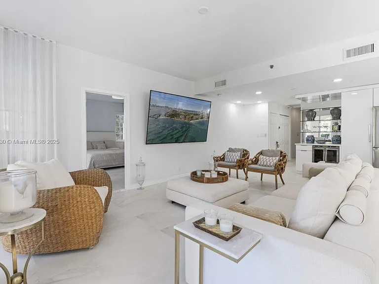 19217 Fisher Island Dr #19217 — Photo 8