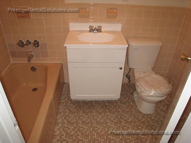 2nd image of 16 Whites Ave APT 25