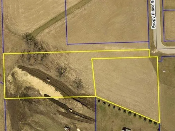 Peppy Place Rd, Decorah, IA 52101