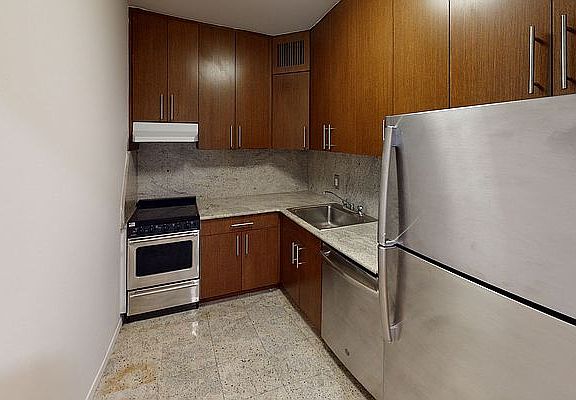 3rd image of 284 Mott St APT 7K