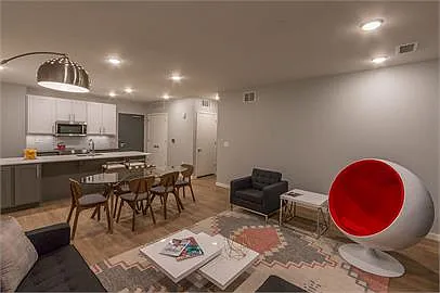1300 Melrose Ave #209 — Photo 9