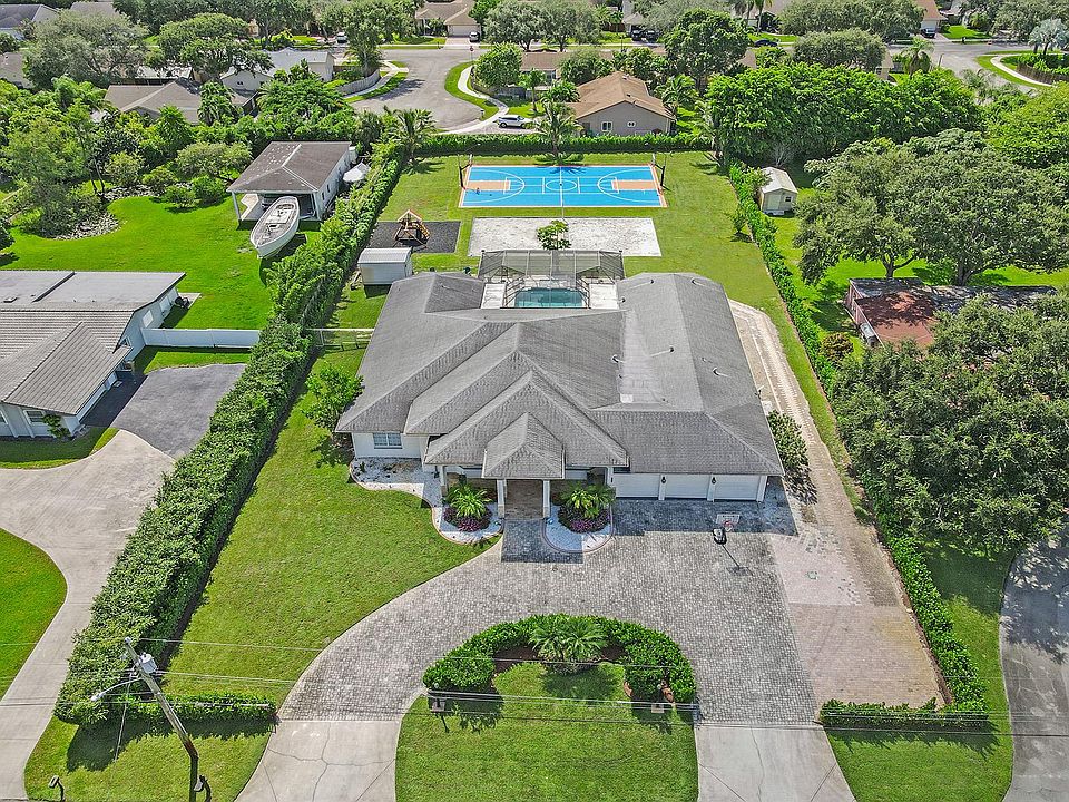 1st image of 4351 SW 77th Ave
