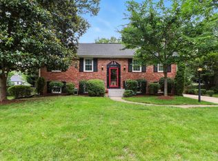 1902 Stirrup Ln, Alexandria, VA 22308