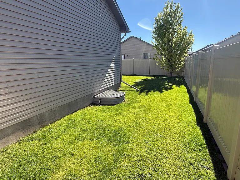 3888 Brighton Cir — Photo 30