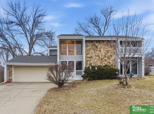 904 S 152nd Cir, Omaha, NE 68154