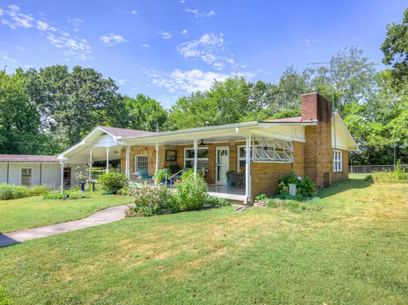 1061 Burr Crossing Road, Neosho, MO 64850