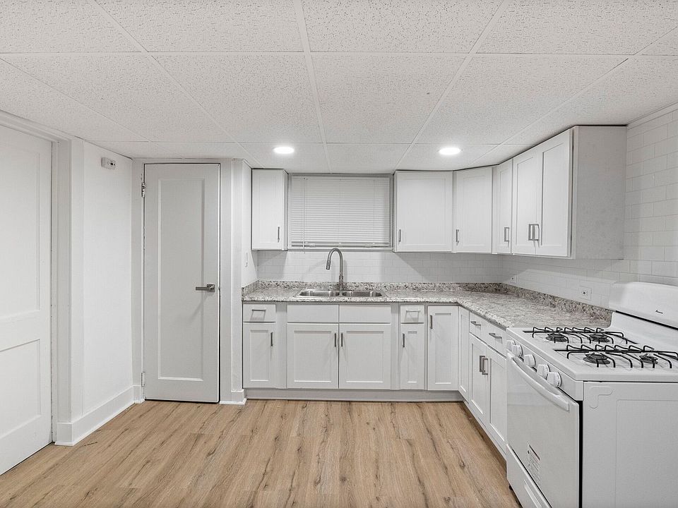 Kitchen-Semi Upgraded