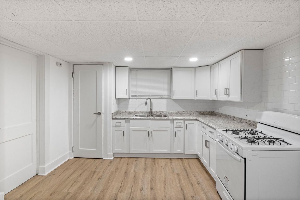 Kitchen-Semi Upgraded