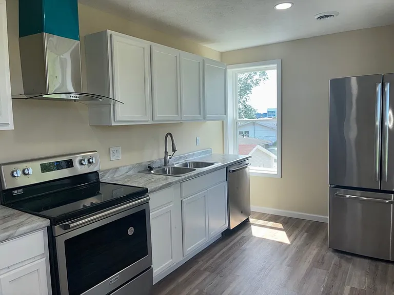 2400 Oberlin Ave — Photo 24