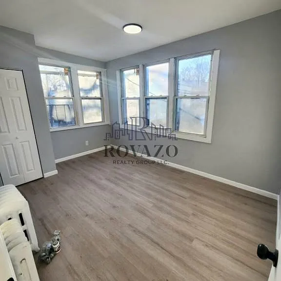 100 Smith St #2 — Photo 8