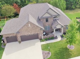 6916 N Buckthorn Way, Edwards, IL 61528