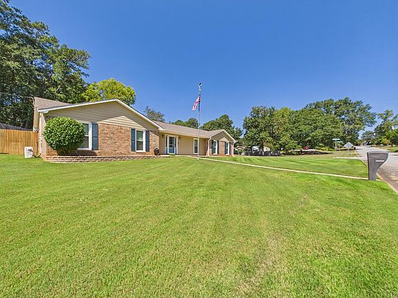 4th image of 7345 Sierra Ct