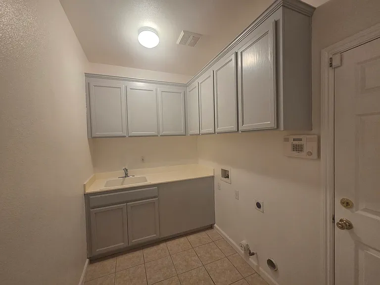 2086 Shenandoah Dr — Photo 22
