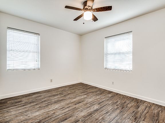 3rd image of 2917 Esterbrook Dr