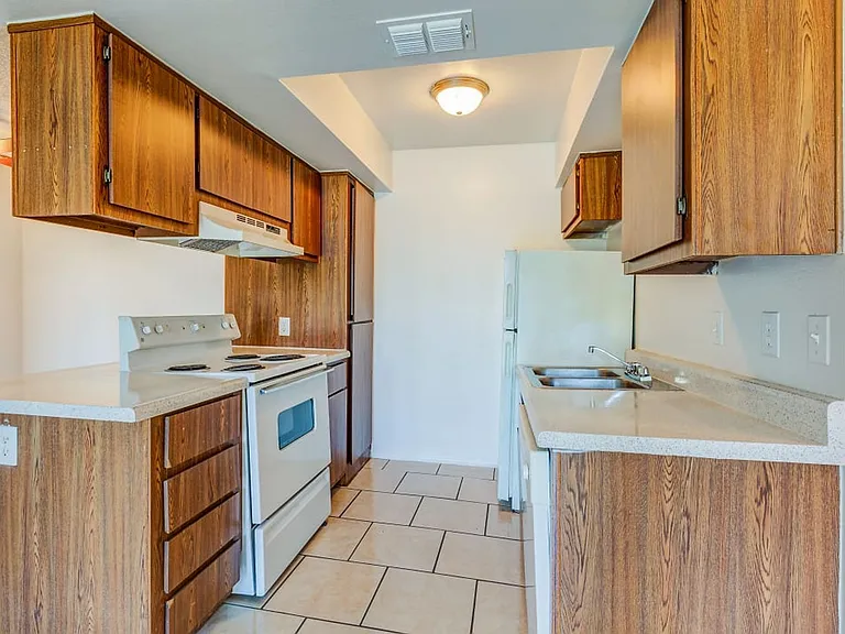 The Falls Apts — Photo 10