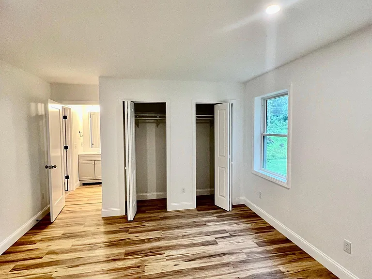 124 Crane Ave #B — Photo 8