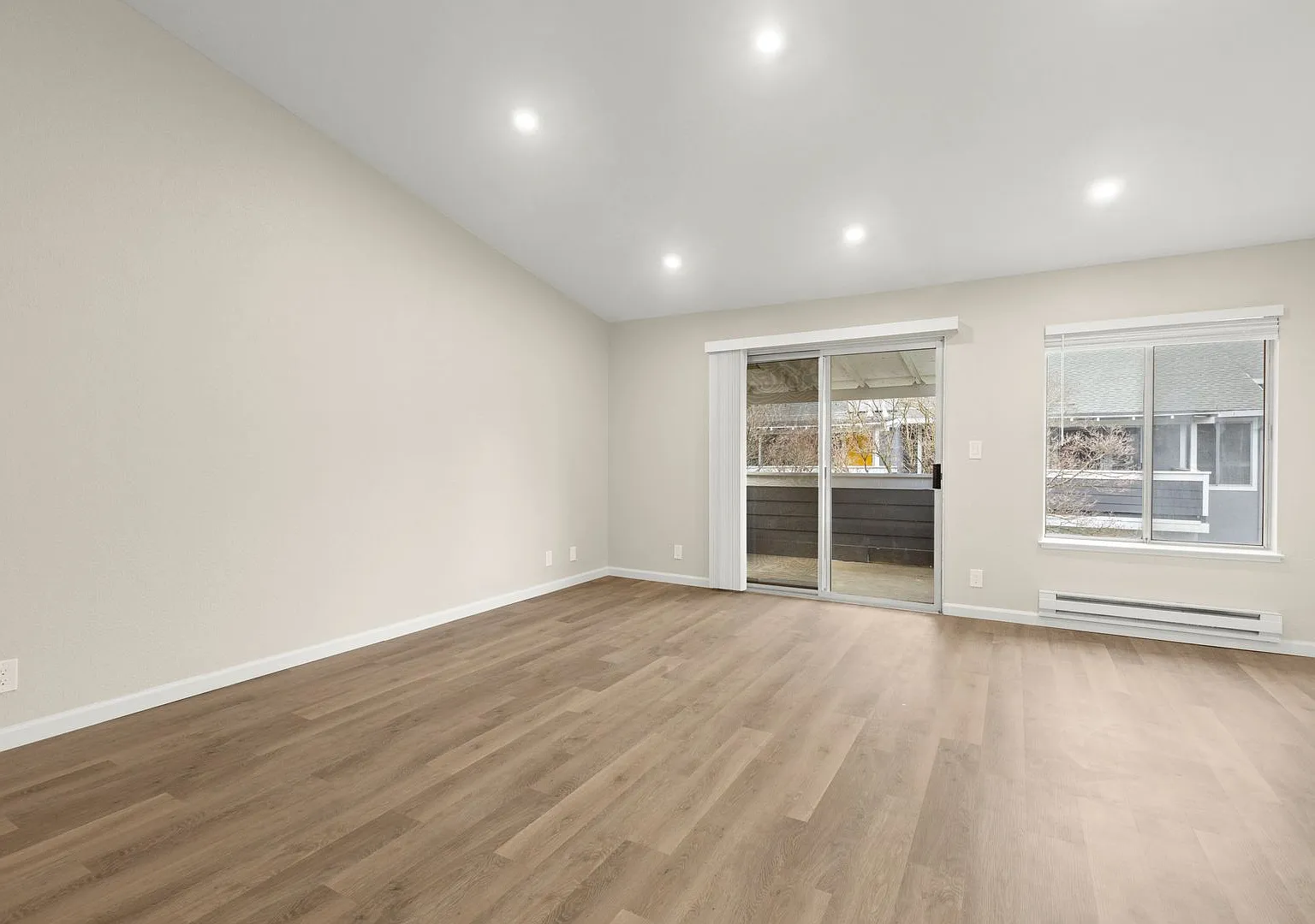 Redwood Creek Villas — Photo 1