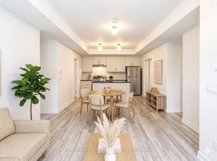 15100 Yonge St #6B, Aurora, ON L4G1M2