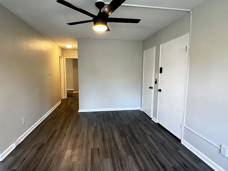 697 Greenwood Ave #5 — Photo 4