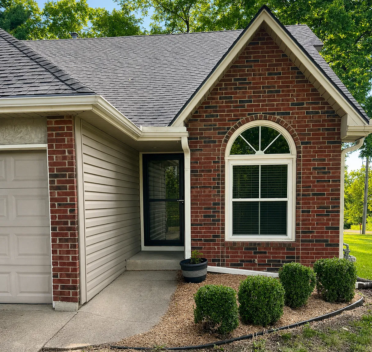 3 bed, 2.5 bath, 1650 sqft, $1,950 — Photo 1