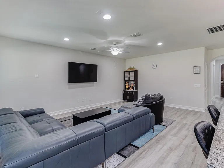 2808 Southampton Dr — Photo 28