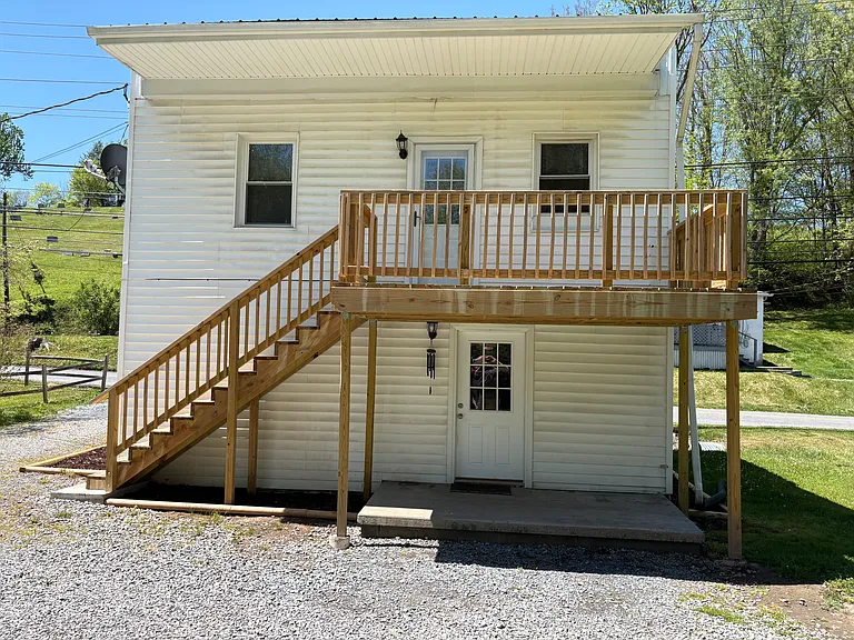 557 S Church St #A — Photo 4