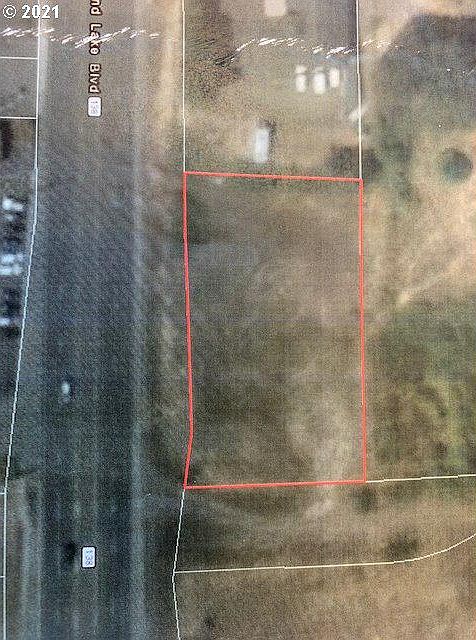 2nd image of 3096 NE Diamond Lake Blvd