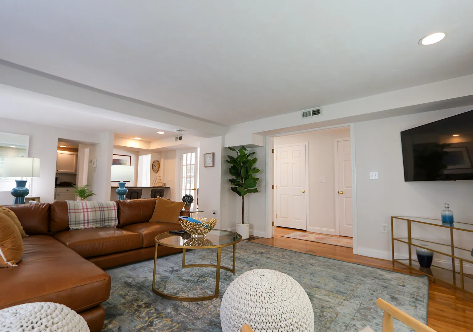 JAY25C Rare, Multi-level, 3-Bed, 3-Bath, MIT — Photo 3