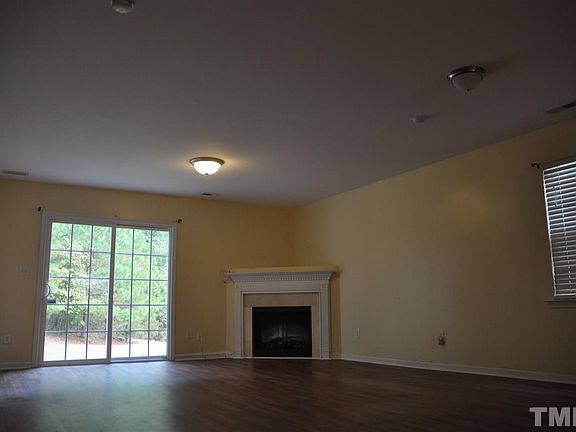 4th image of 411 Saint John Dr