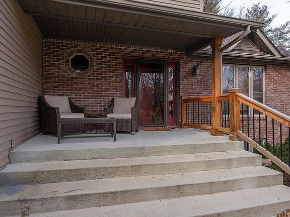 3rd image of 2534 S Spicewood Ln