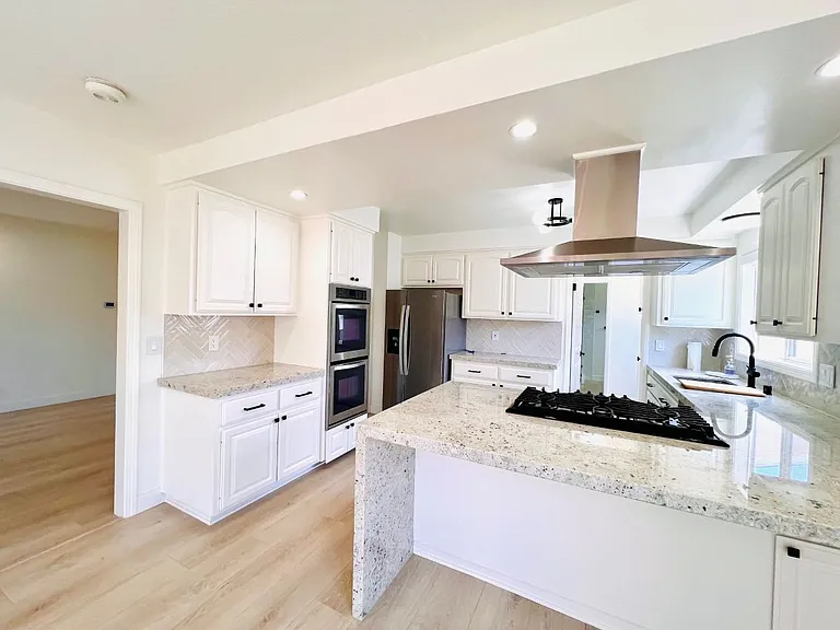 22637 Hickory Ave — Photo 11