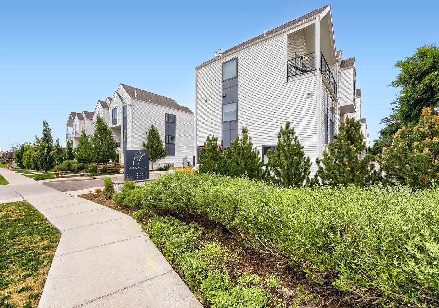 Charming 2BR Townhome in Denver — Photo 2