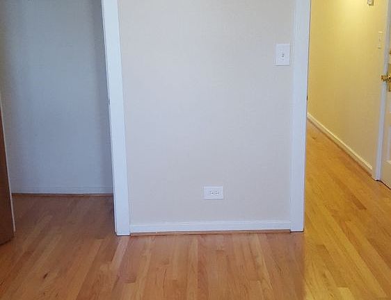 4th image of 909 Pleasant St APT 2E