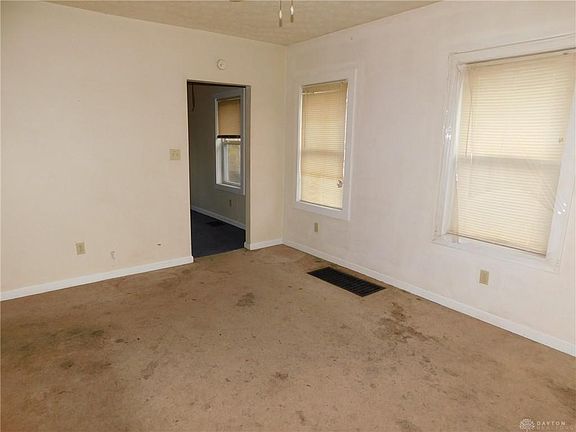 4th image of 2342 Ontario Ave
