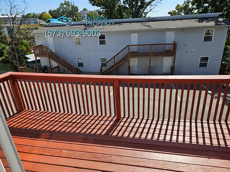 Lakefront Apartments — Photo 92