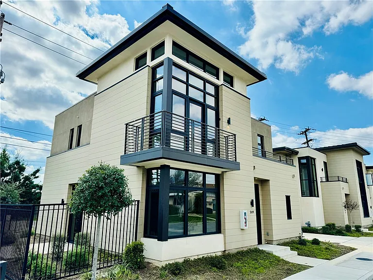 511 N Santa Anita Ave — Photo 1