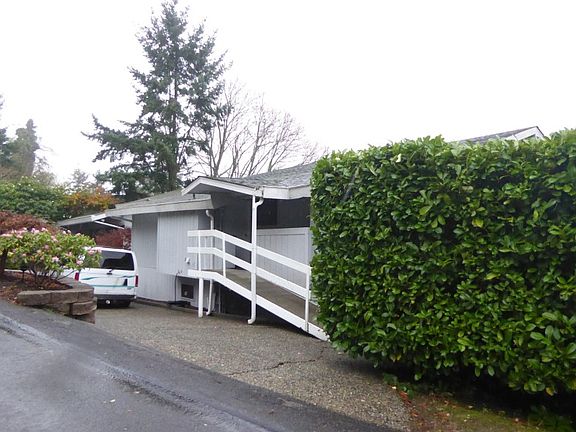 4th image of 5930 Scenic Dr NE