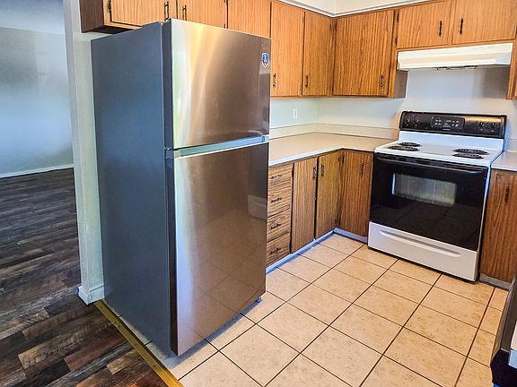 5th image of 3664 47th Ave NE #D
