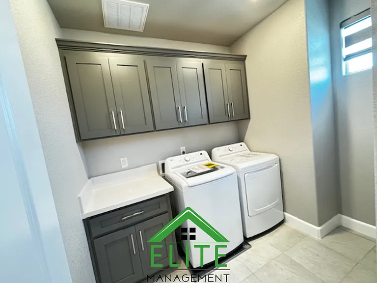3008 Vaughn Way — Photo 14