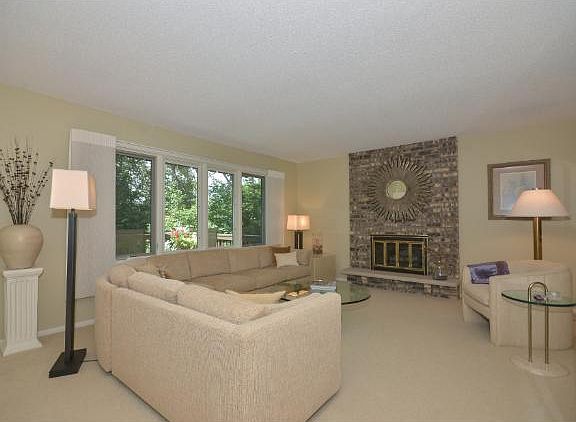 5th image of 216 Birnamwood Dr