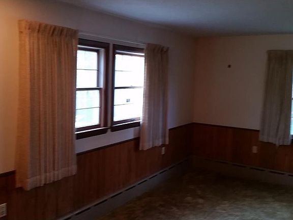 5th image of 16403 Lucille Ave
