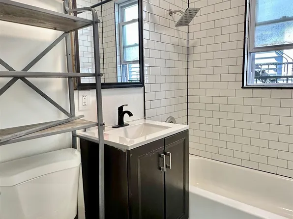 245 Duncan Avenue image 13 of 22