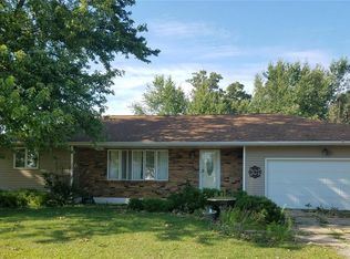 303 Maple St, Olin, IA 52320